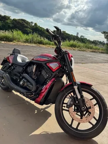 Moto Harley Davidson V-Night Road pouco rodada! Impecável!