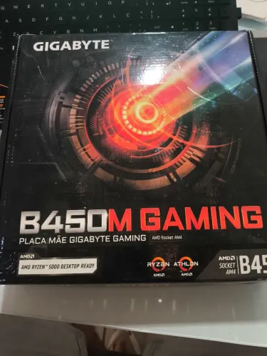 Placa Mãe Gigabyte B450M Gaming, AMD AM4, mATX, DDR4, Chipset Amd B450