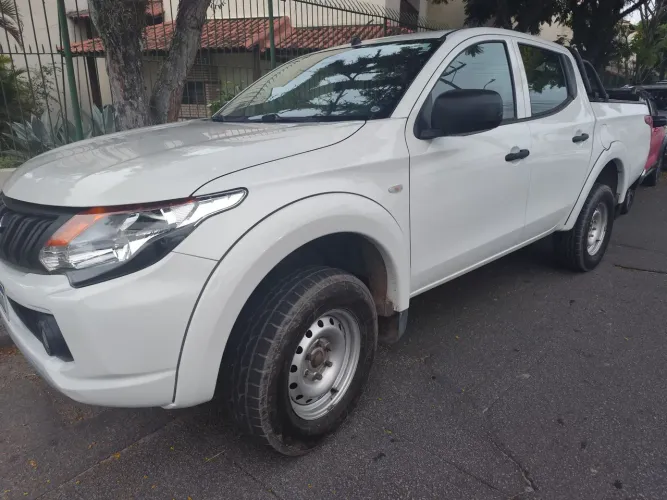 L200 Triton GL 4x4 manual 2023