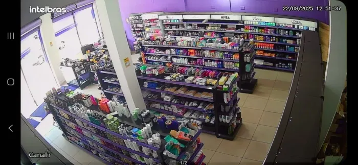 Prateleiras de cosméticos