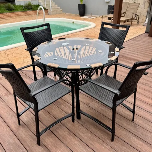 Conjunto Mesa e Cadeiras para Área Externa em alumínio 2600