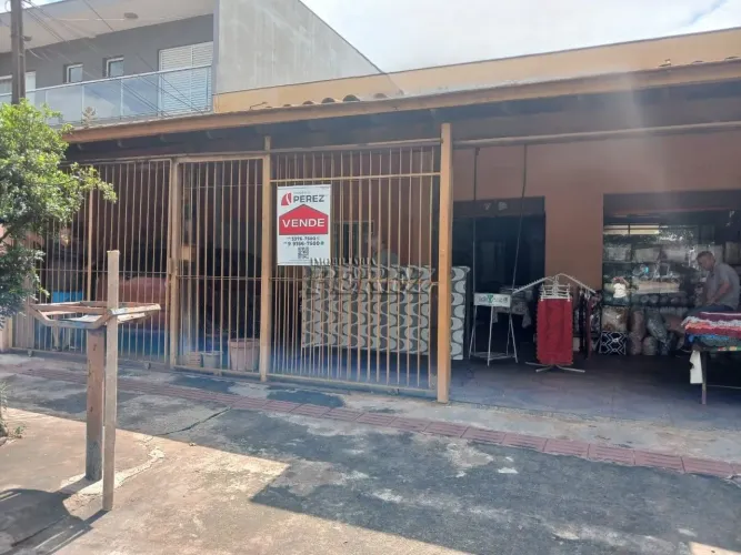 Casa com sala comercial à venda na região norte de Londrina
