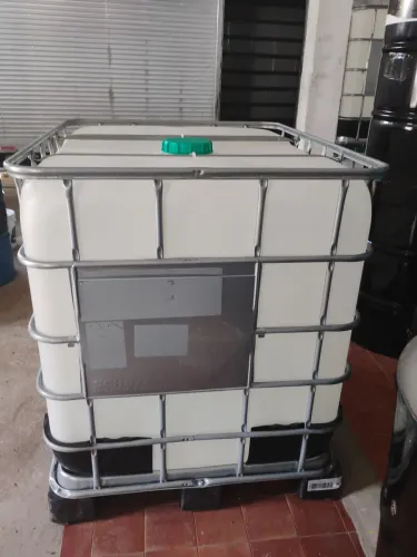 Tanque de plástico para água