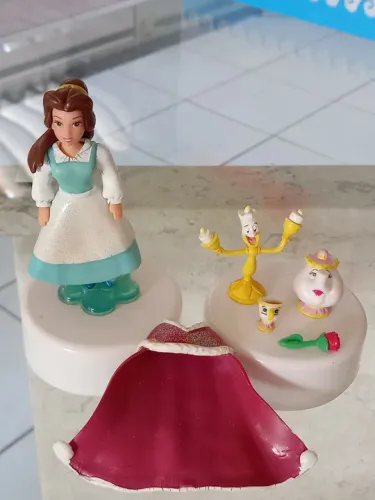  Bela da Disney  boneca miniatura, Bule(mandame Somovar), xícara (Zip), Lumier e a flor