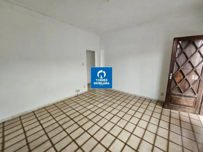 Camarão - Sobrado com 3 quartos na Rua Ana Camarão.