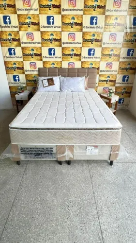 "Cama Queen Bolonha: Sofisticação, Resistência e Conforto com Molas Ensacadas e Pillow Top