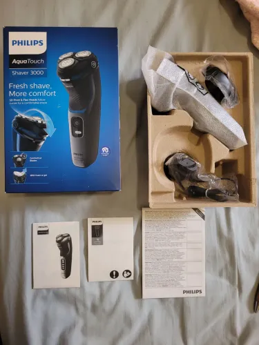 PHILIPS Aqua Touch Shaver 3000