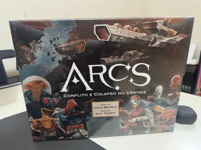 Arcs Conflito e Colapso no Vértice