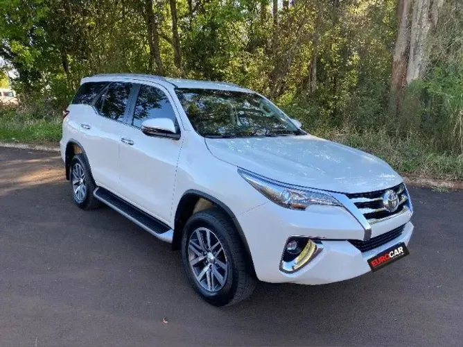 Toyota Hilux SW4 SRX 4X4 2.8 TDI 16V Dies. Aut. 2019