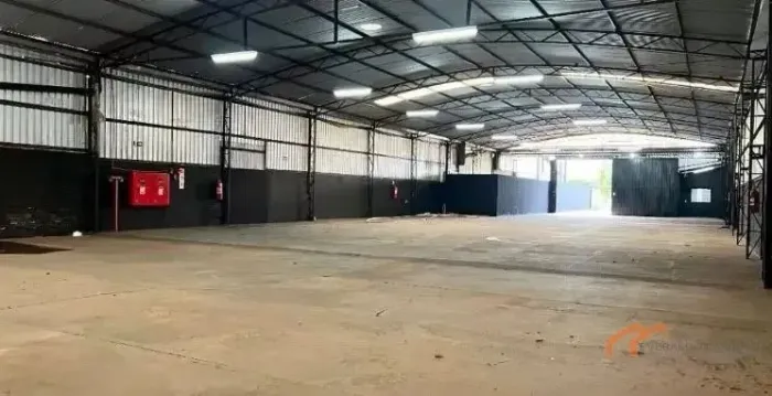 BARRACÃO COMERCIAL 1.300m² c/ Hidrante.