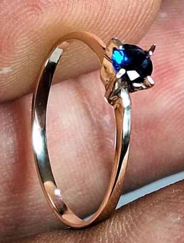 Anel solitário safira reconstituida tamanho 17 em Ouro 14K