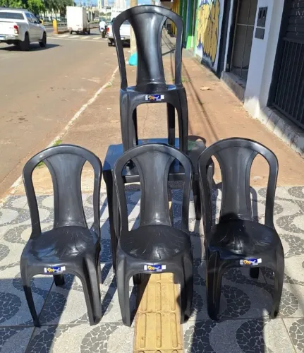 cadeiras de plastico 152 kg