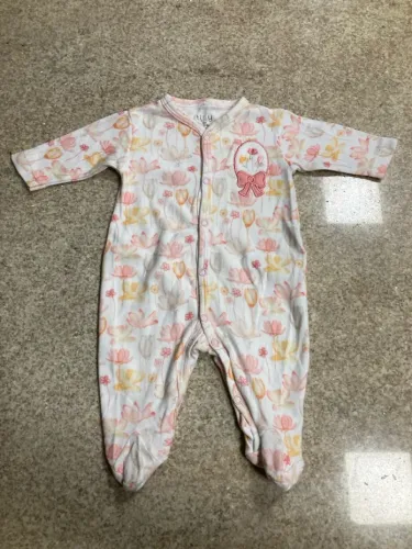 Macacão de Bebê Floral Delicado