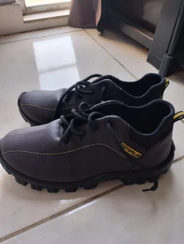 Sapato Caterpillar número 39, aventure unissex, novíssimo 90 reais
