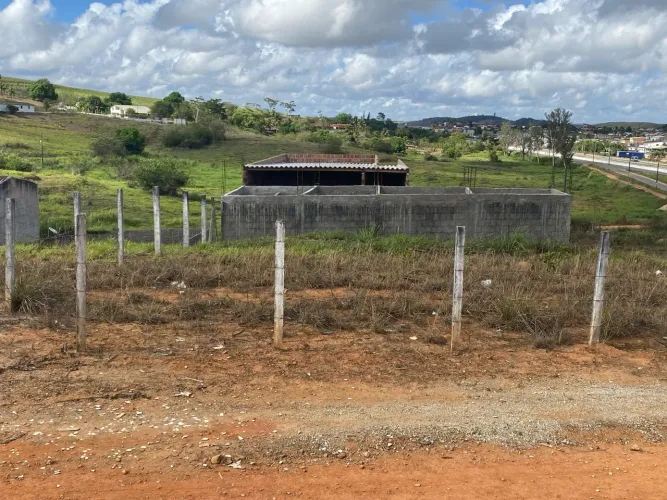 Terreno próximo ao novo atacarejocom 12 de frente por 15 de fundo 