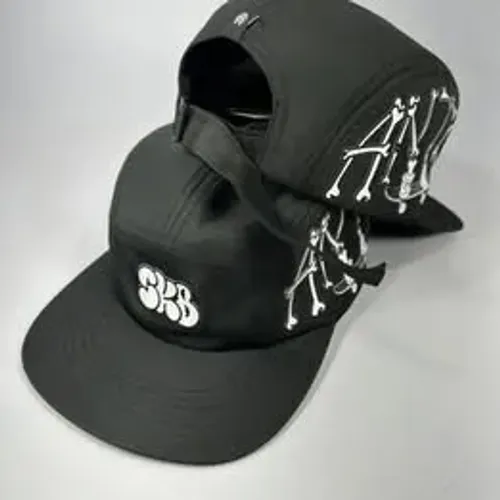BONÉ FIVE PANEL SK8 PRETO