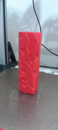 Vaso decorativo 3D com design de corações 