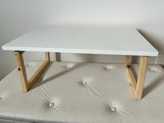 Mesa dobrável para café na cama ou notebook