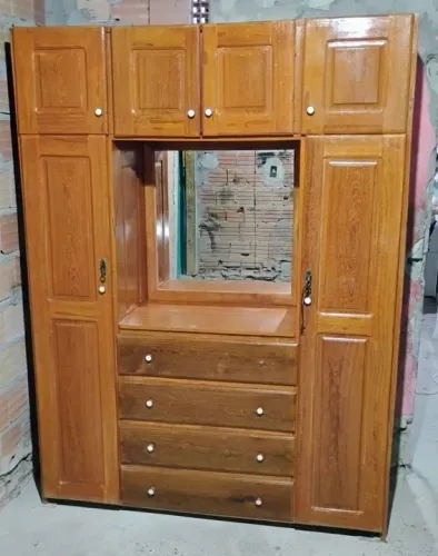 Guarda-roupas de madeira maciça