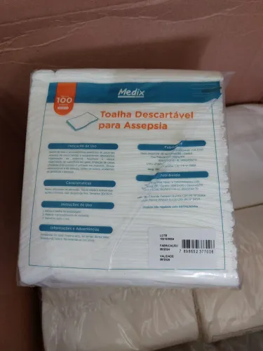 5 pocotes com 100 Toalhas descartáveis para Assepsia.  Cada a R$ 45,00. Vendo separado