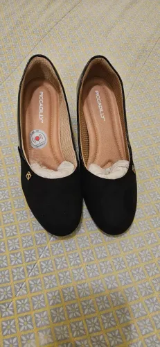 sapato tipo scarpin, preto, feminino, tamanho 37, marca piccadilly, laqueado e camurça. 