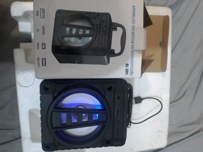 Caixa de som Bluetooth pequena e perfeita 