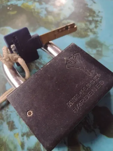 Cadeado de alta segurança Multlock C10 hardened<br>Só tenho uma chave