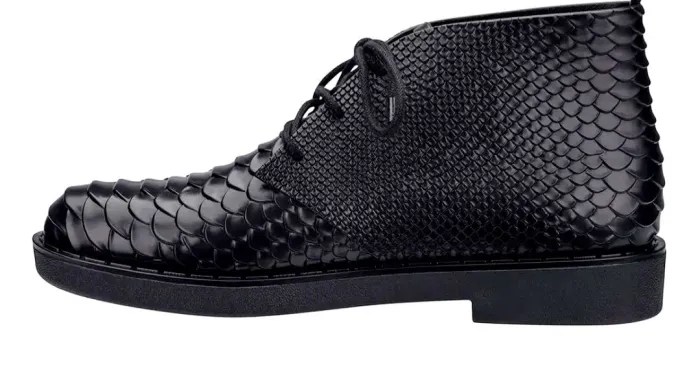 Bota Coturno Couro Escamado Preta