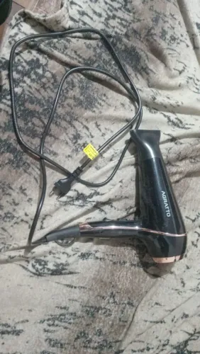 Vendo um secador de cabelo 