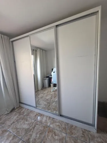 Guarda-Roupa Casal Lider Móveis - 3 Portas de Correr com Espelho