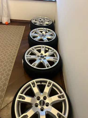 Rodas Land rover 18 com pneus novos 165/40
