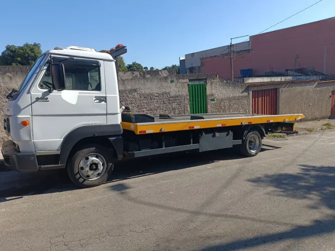Vendo caminhão plataforma c/asa delta 