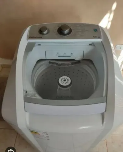 Vendo máquina novinha ,700 pouco tempo de uso , Funcionando perfeitamente