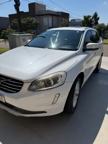 Volvo XC 60 D-5 Momentum 2.4 AWD Diesel 5P 2017