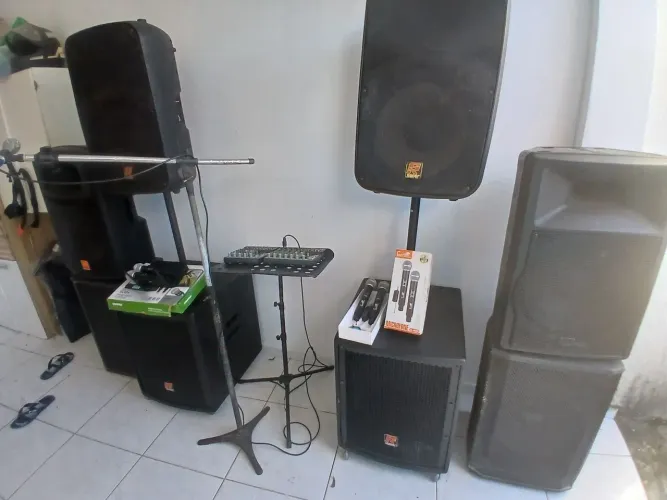 Aluguel de som para pequenos e médios eventos. 