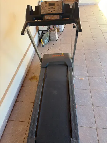Esteira Athletic advanced 520ee