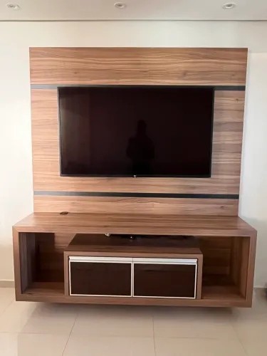 Raque com painel para sala (sem a TV)