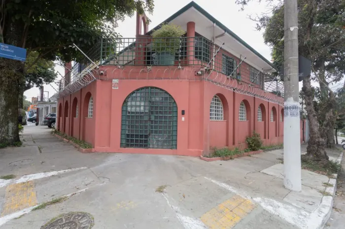 Casa comercial na Avenida Ireré, 1961 400 m²