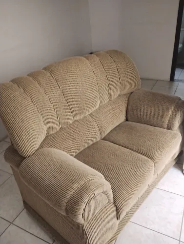 Sofá 2 lugares .