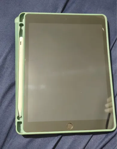 iPad 9 64GB - Tablet com caixa com caneta