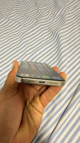 iPhone 15 pro Max sem muito novo. Sem marcas de uso. Bateria 100%