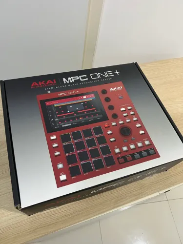 Controlador Sintetizador Akai MPC One+ Novo