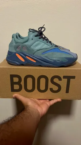 Yeezy 700 Fade Azure TAM:44