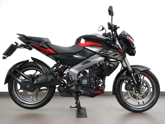 BAJAJ DOMINAR 200 ABS