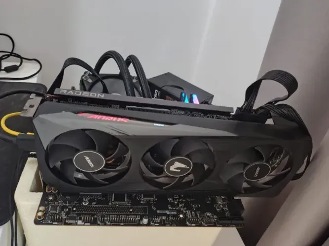 AMD Radeon RX 6700 XT AORUS Elite 12GB