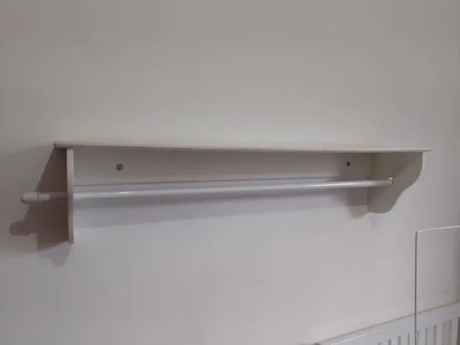 Prateleira com varão 
