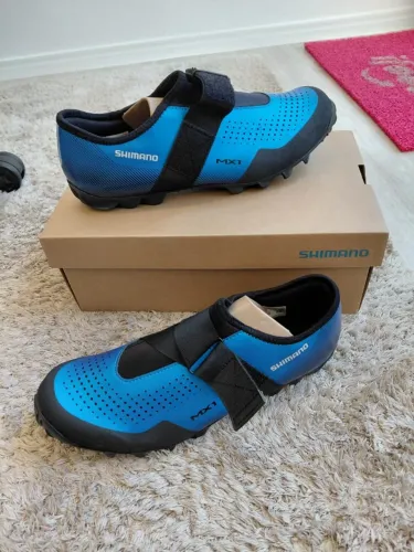 Sapatilha da Shimano número 42BR