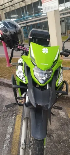 Honda XRE 300 Colisão frontal leia anúncio