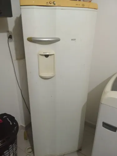 Geladeira funcionando perfeitamente/ não faço entrega