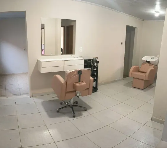 Aluguel de cadeira para cabeleireira(o) e sala de estética